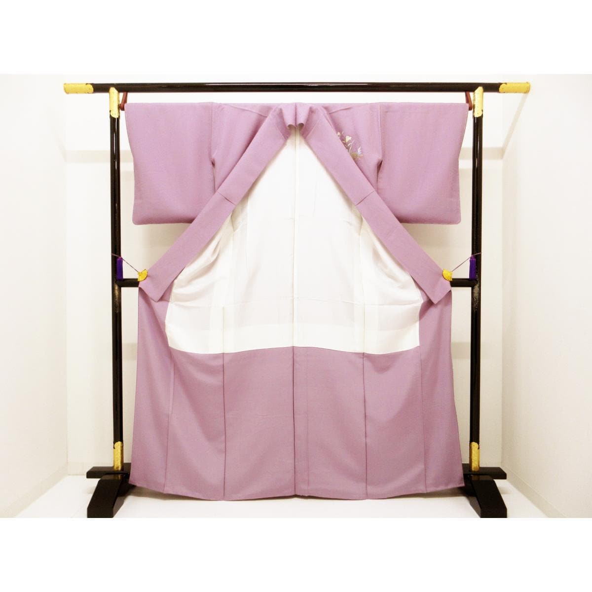 [Unused items] Visiting Kimono by Fujimoto Takashi with Mother-of-Pearl and Gold Yuzen