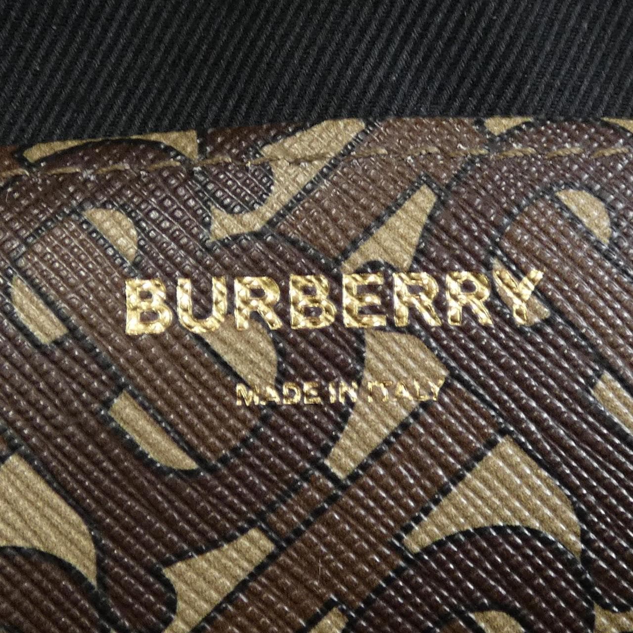 BURBERRY包