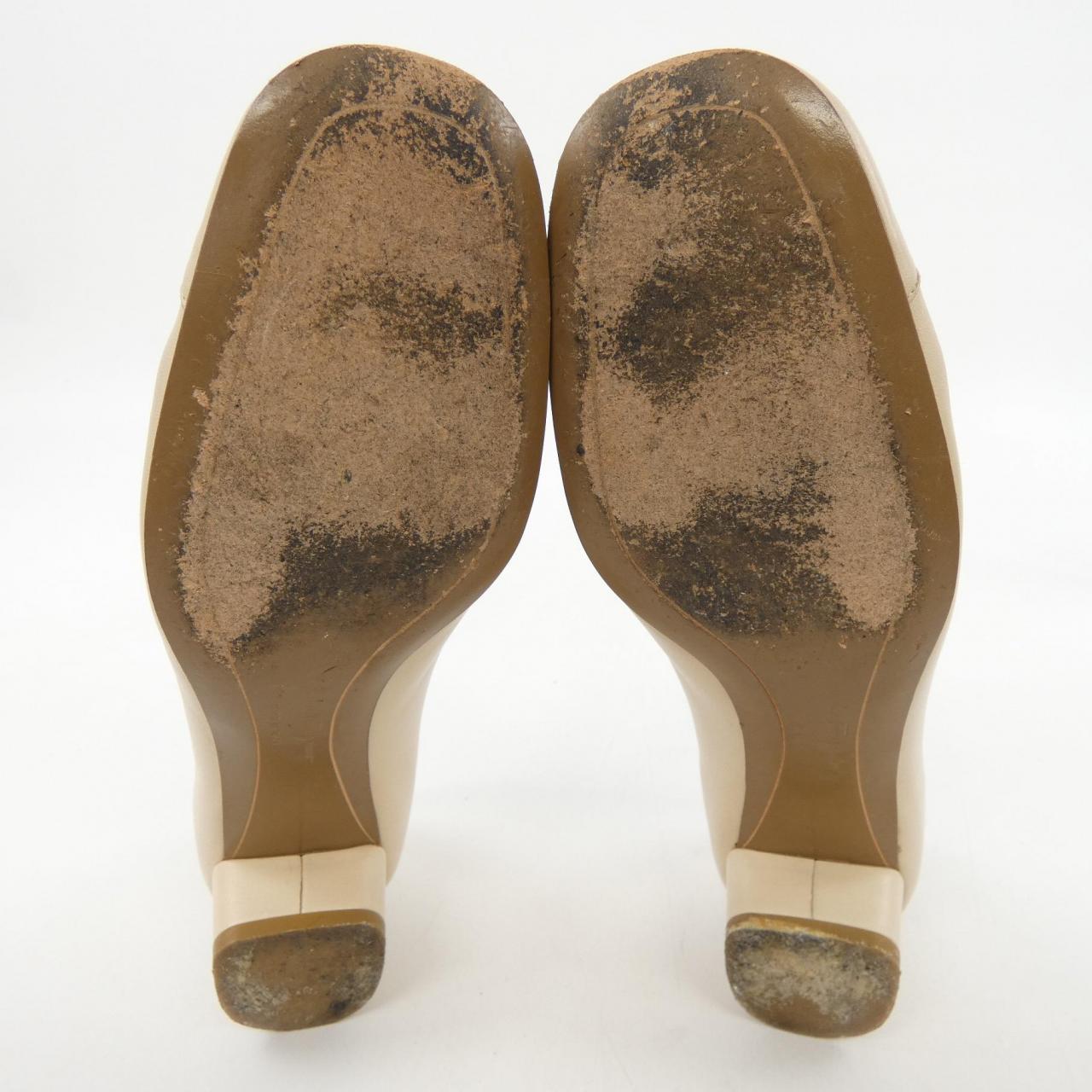 サルヴァトーレフェラガモ SALVATORE FERRAGAMO パンプス