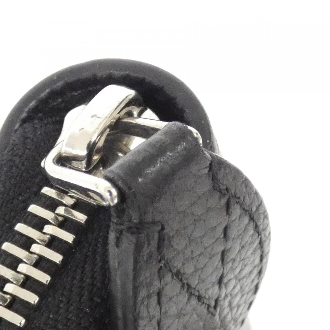 ルイヴィトン マヒナ ジッピー ウォレット M61867 財布