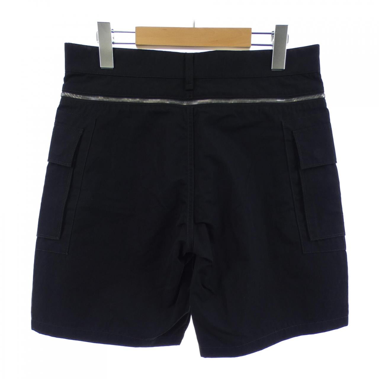 フェンディ FENDI FB0878 AMZ1 ショートパンツ