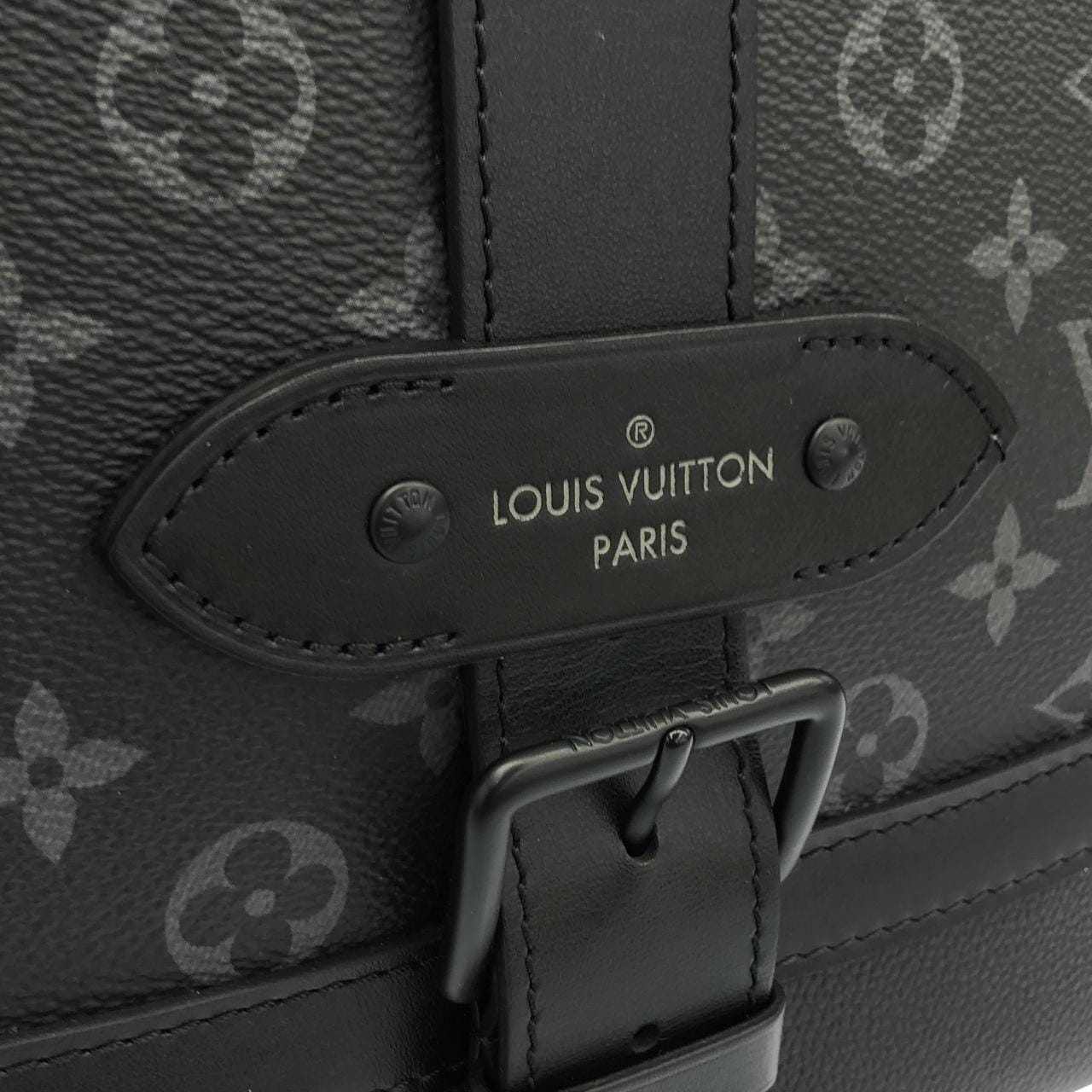 ルイヴィトン モノグラム エクリプス ソミュール メッセンジャー M45911 ショルダーバッグ