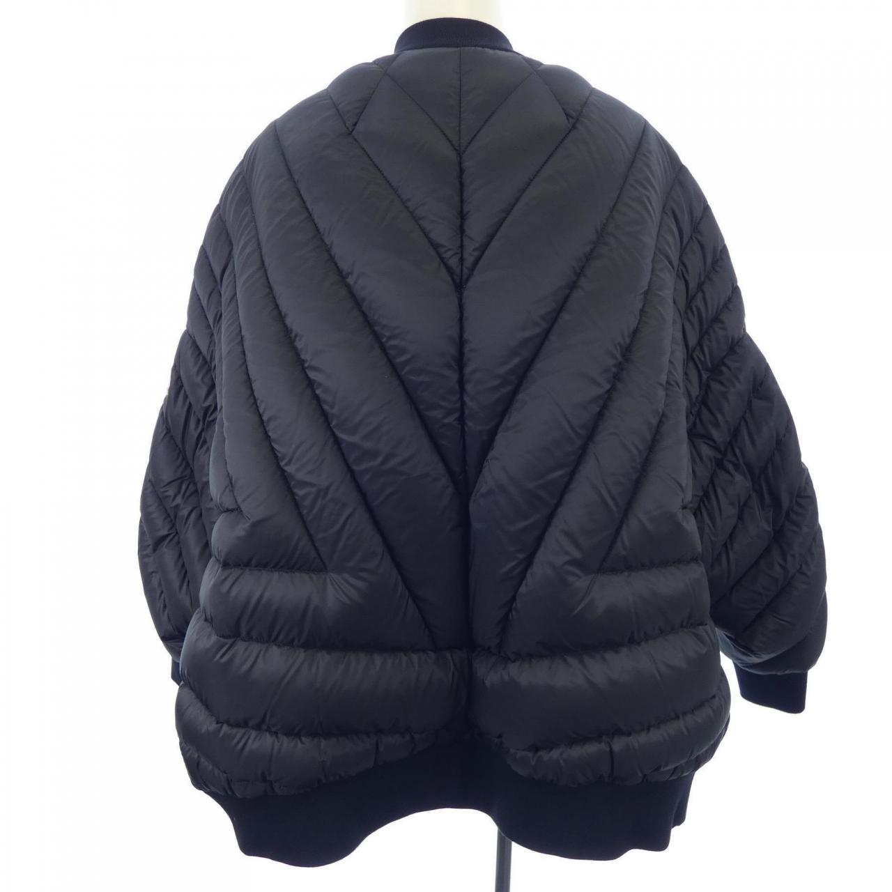 モンクレール MONCLER ダウンジャケット