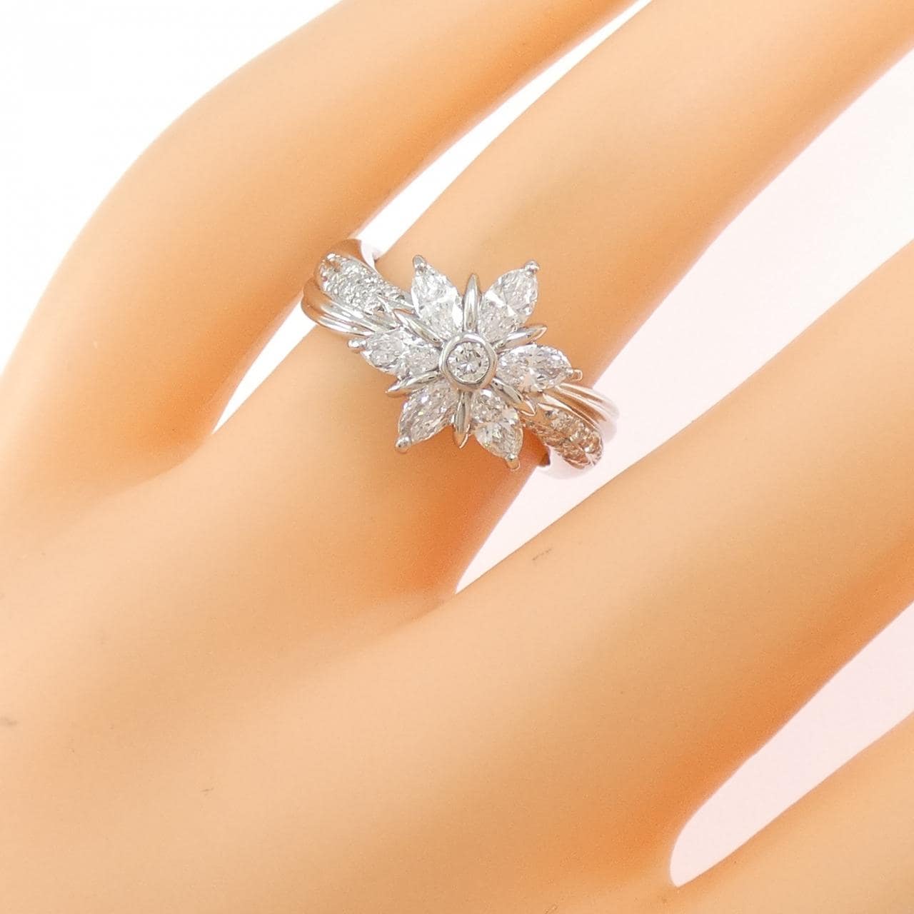 PT900 フラワー ダイヤモンド リング 0.90CT