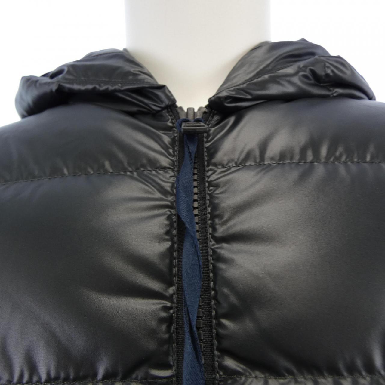 【新品】モンクレール MONCLER 20919B00028 M1131 ダウンジャケット