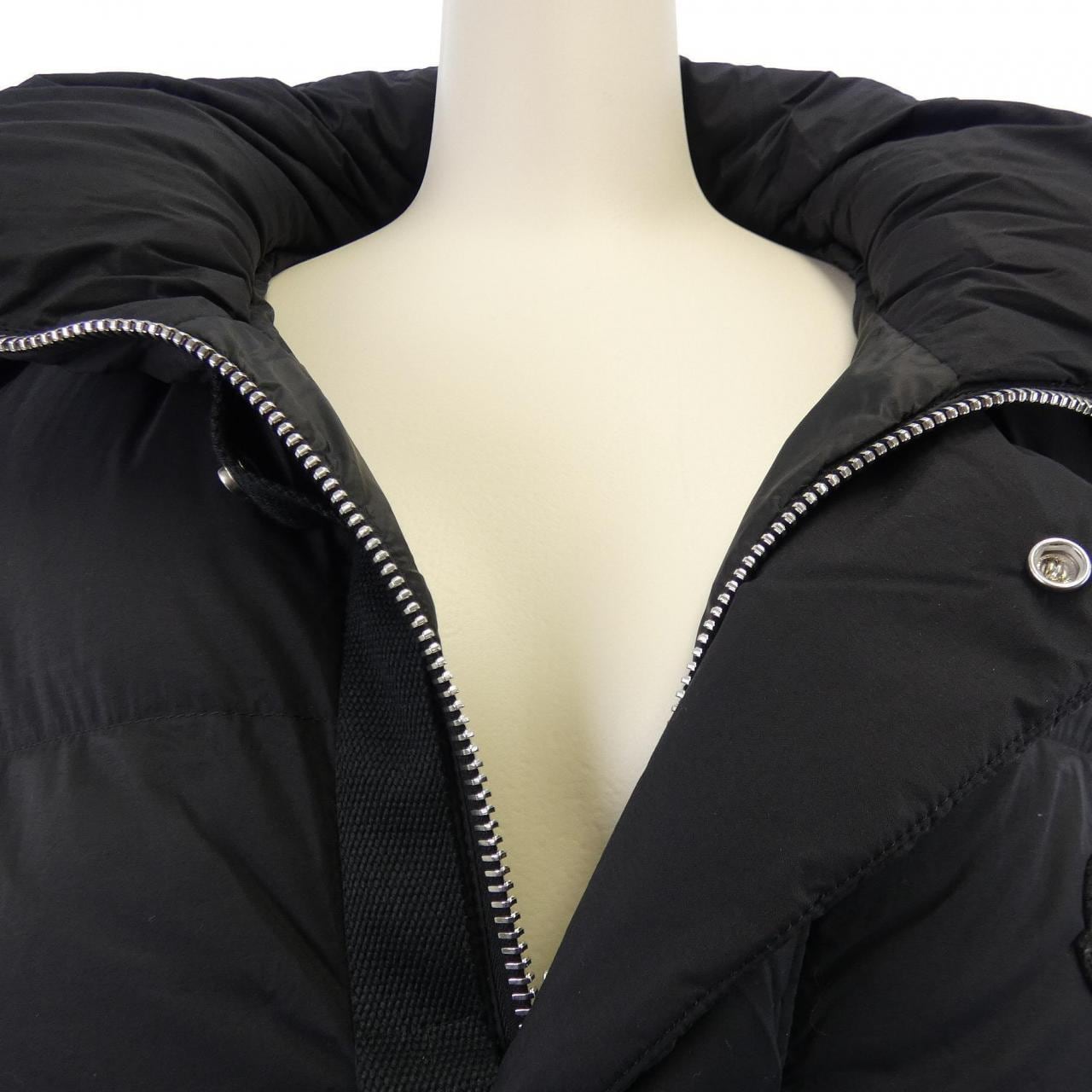 モンクレール ジーニアス MONCLER GENIUS WILLOW SMITH SABELA ダウンベスト