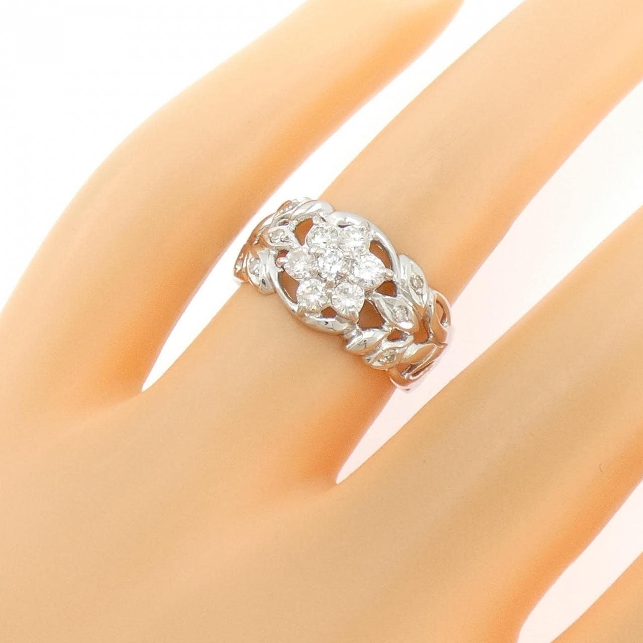 PT900花朵钻石戒指0.5克拉