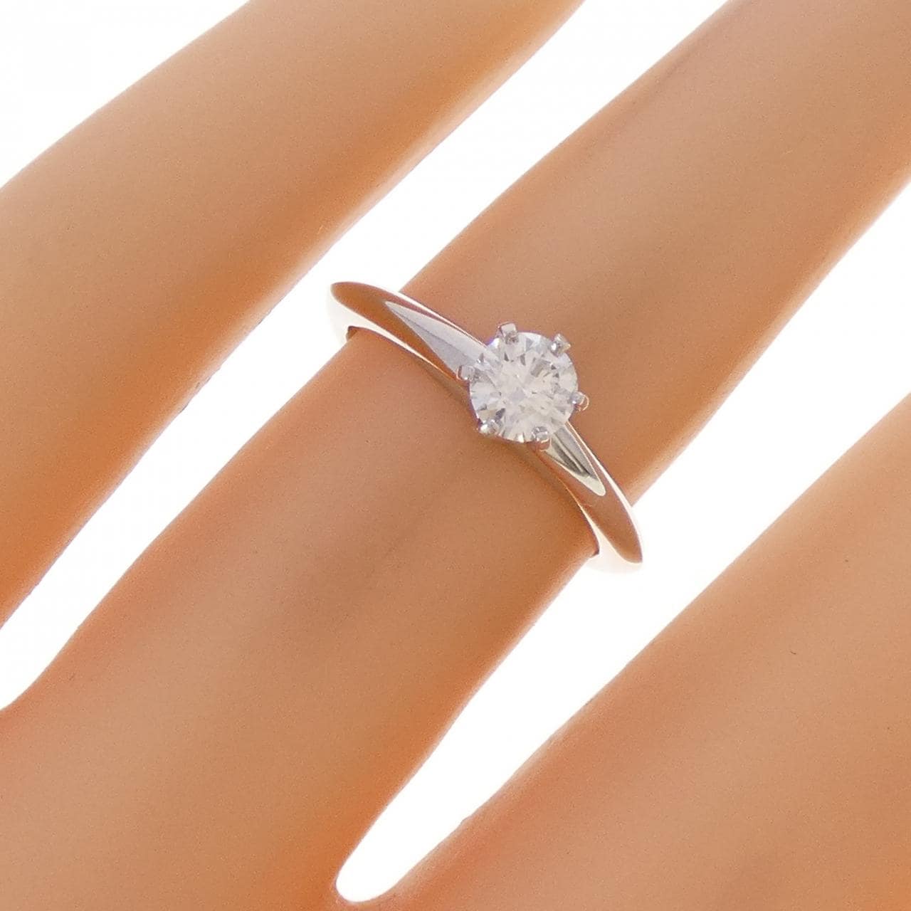ティファニー クラシックソリティア リング 0.29CT