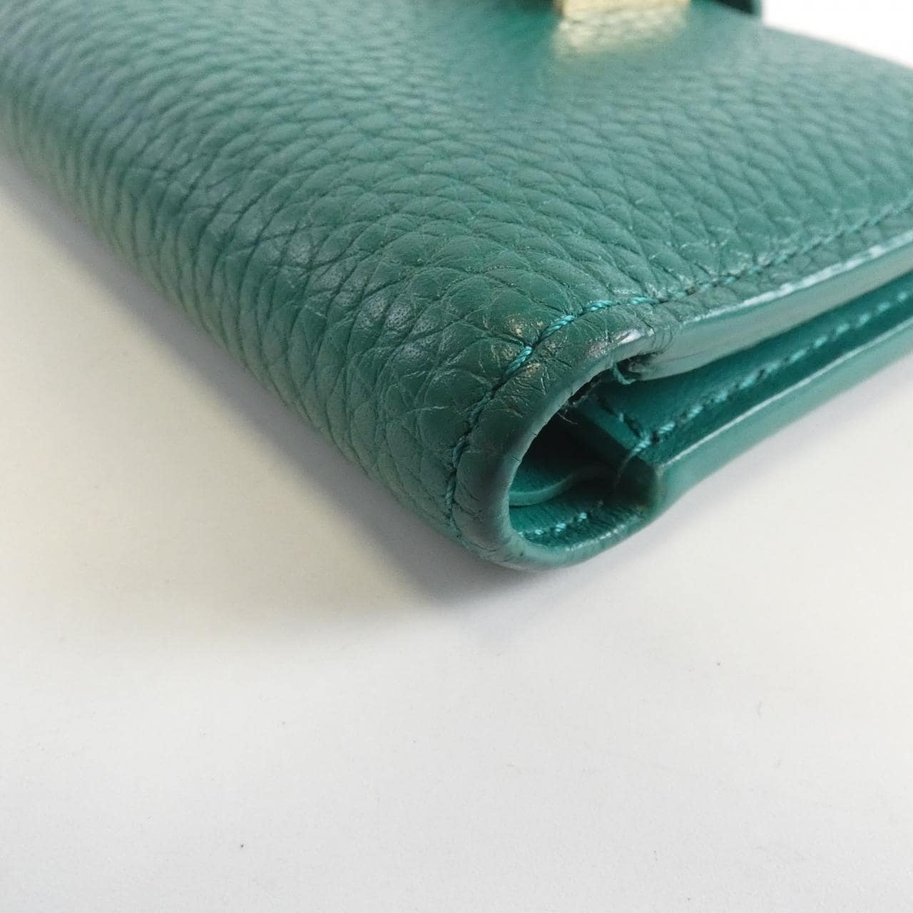 ルイヴィトン トリヨン LVヴェルティカル CPウォレット M82438 財布