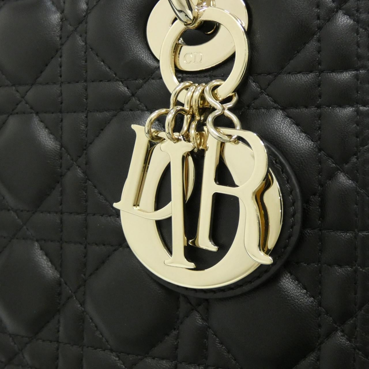 クリスチャンディオール レディ ディオール ミディアム M0565ONGE バッグ