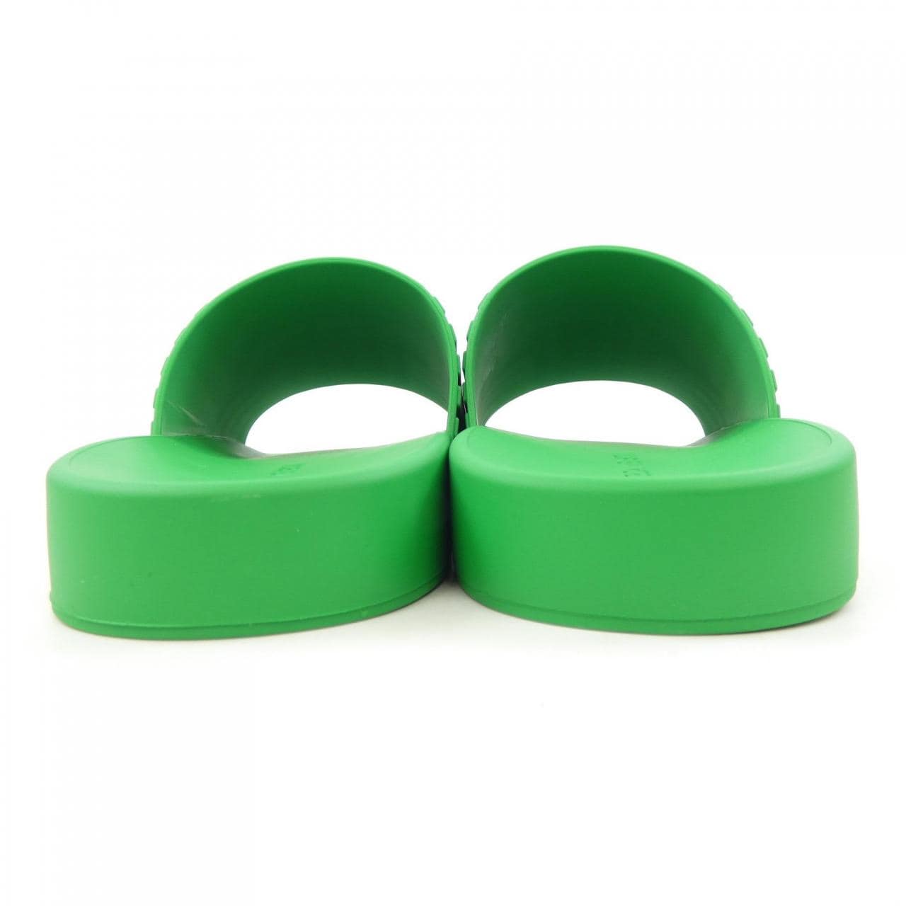 ボッテガヴェネタ BOTTEGA VENETA 690105　V1060　9031 サンダル