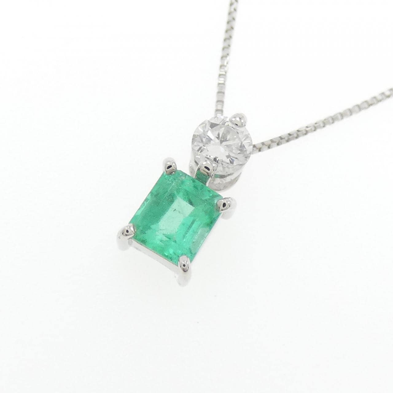 PT エメラルド ネックレス 0.56CT