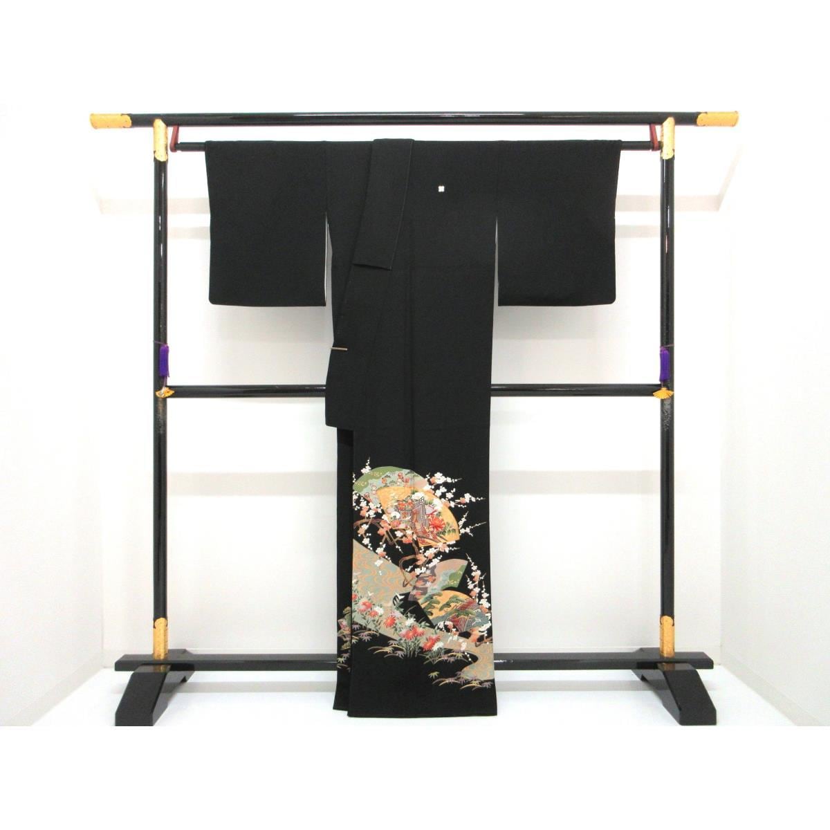 留袖　友禅金彩加工　刺繍入り　違い鷹の羽