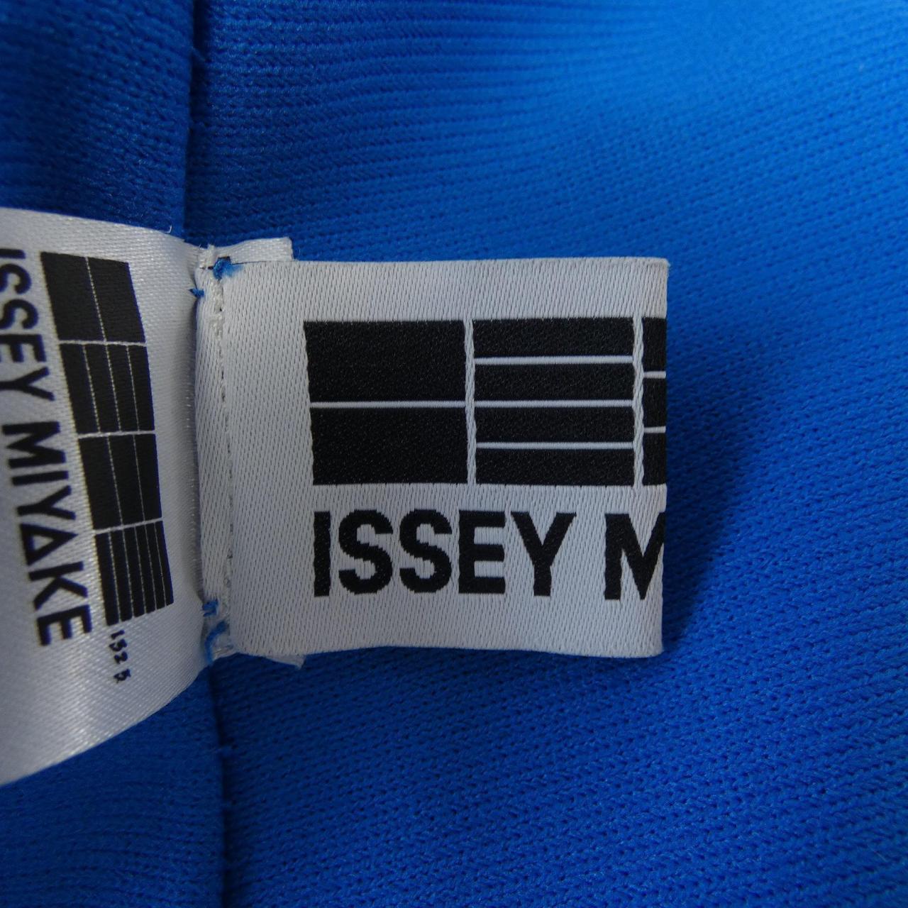 イッセイミヤケ ISSEY MIYAKE スカート