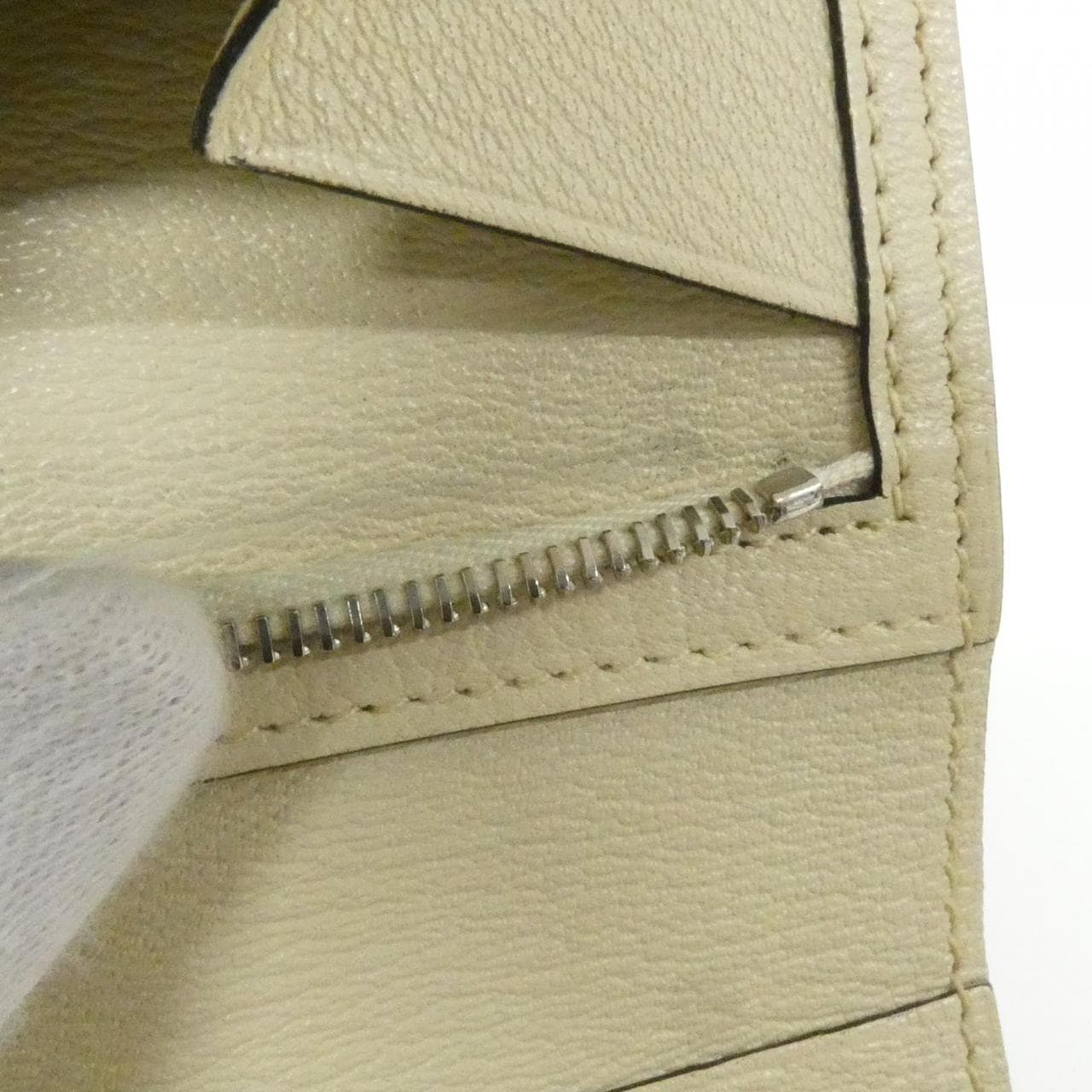 エルメス ベアン コンパクト 財布