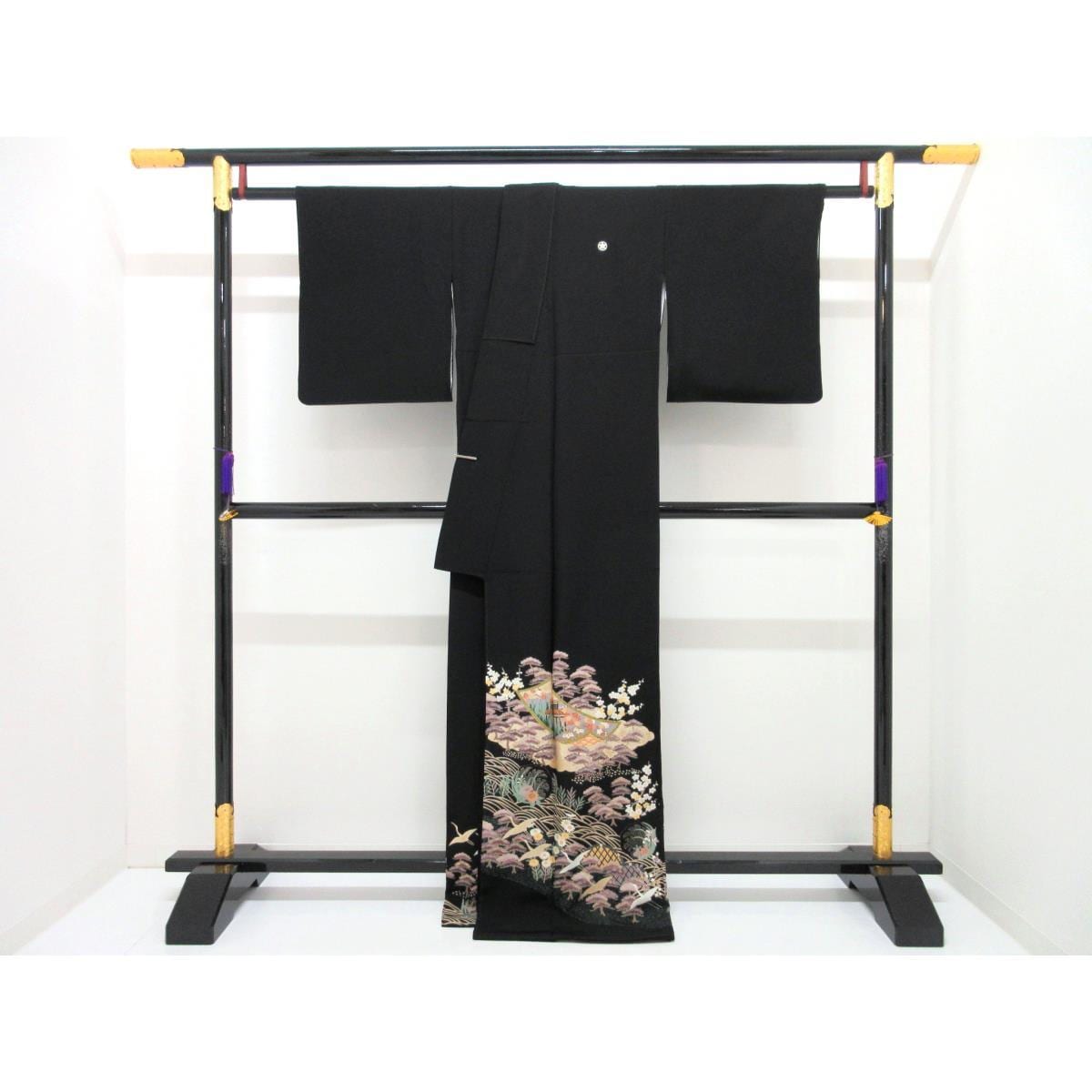 Kimono with gold leaf and yuzen pattern, circle and tangerine