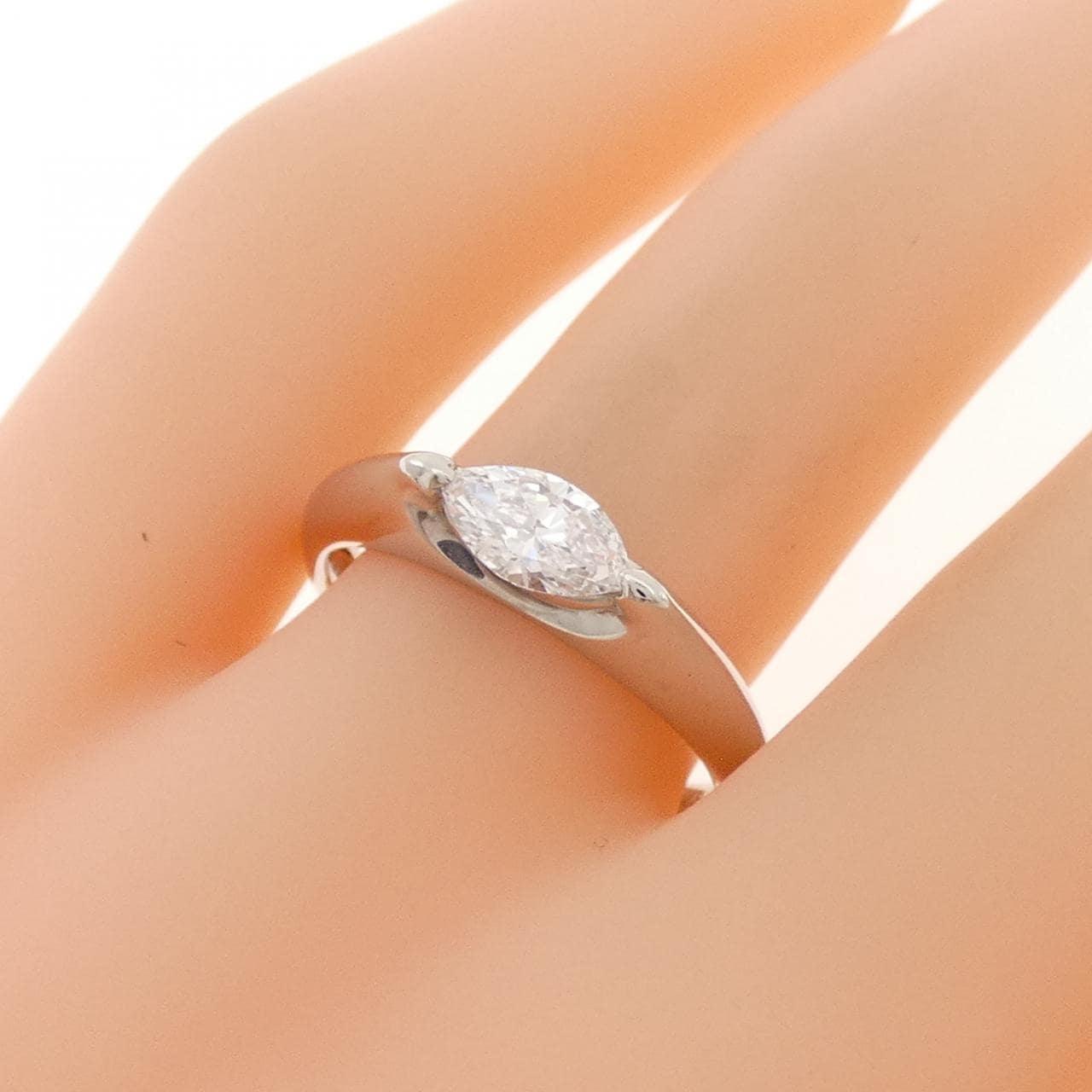 PT950 ダイヤモンド リング 0.456CT D SI2 マーキスカット