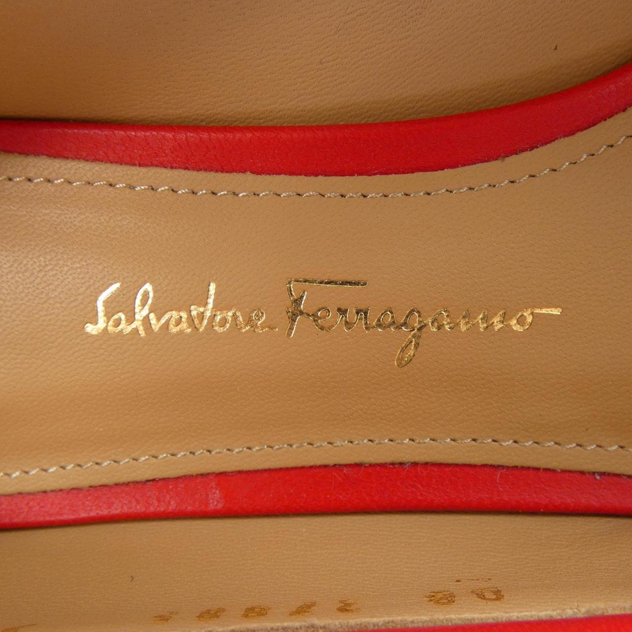 サルヴァトーレフェラガモ SALVATORE FERRAGAMO パンプス