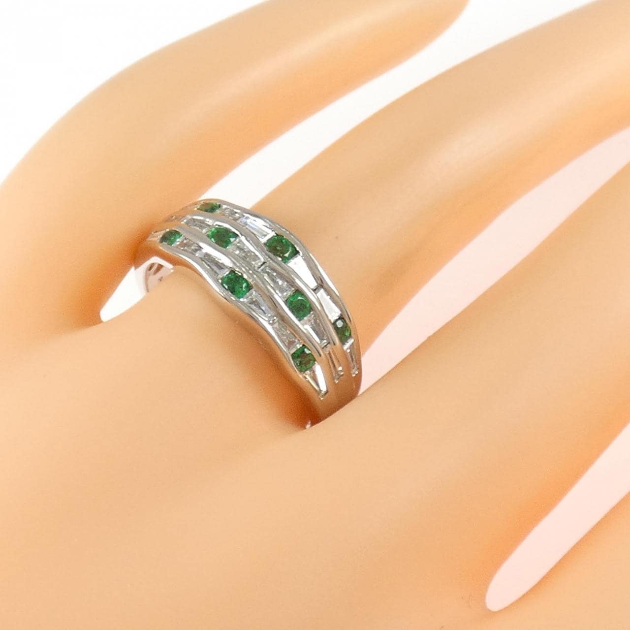 PT900 エメラルド リング 0.38CT