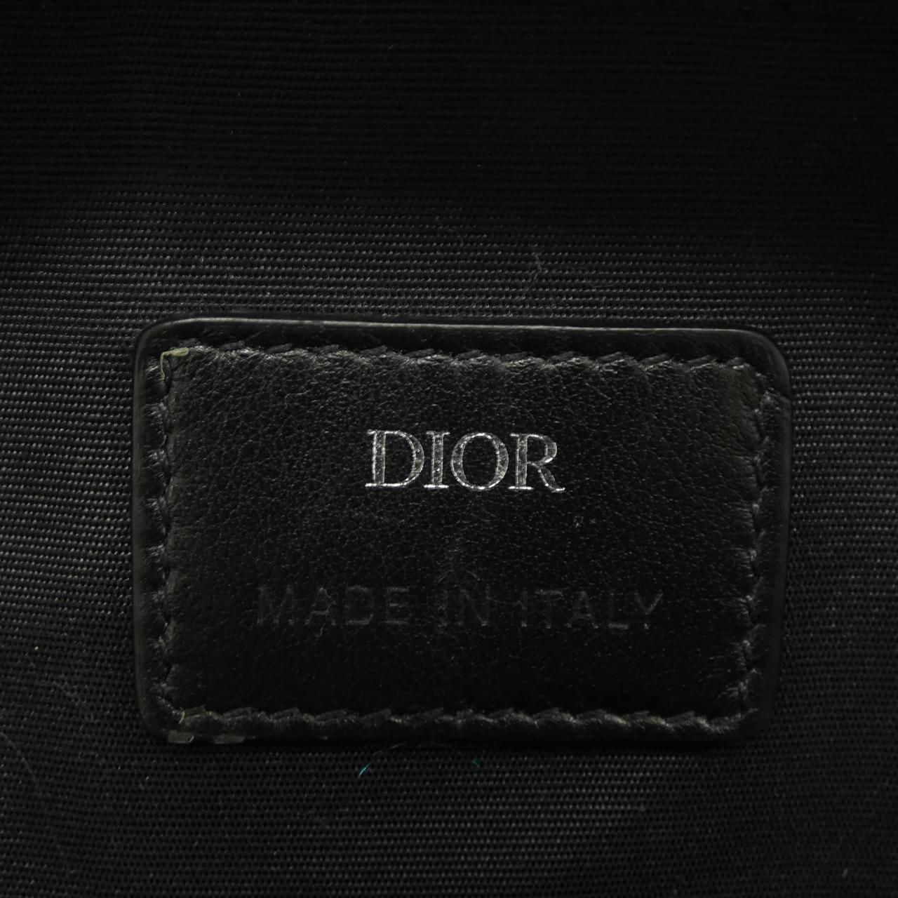 DIOR包