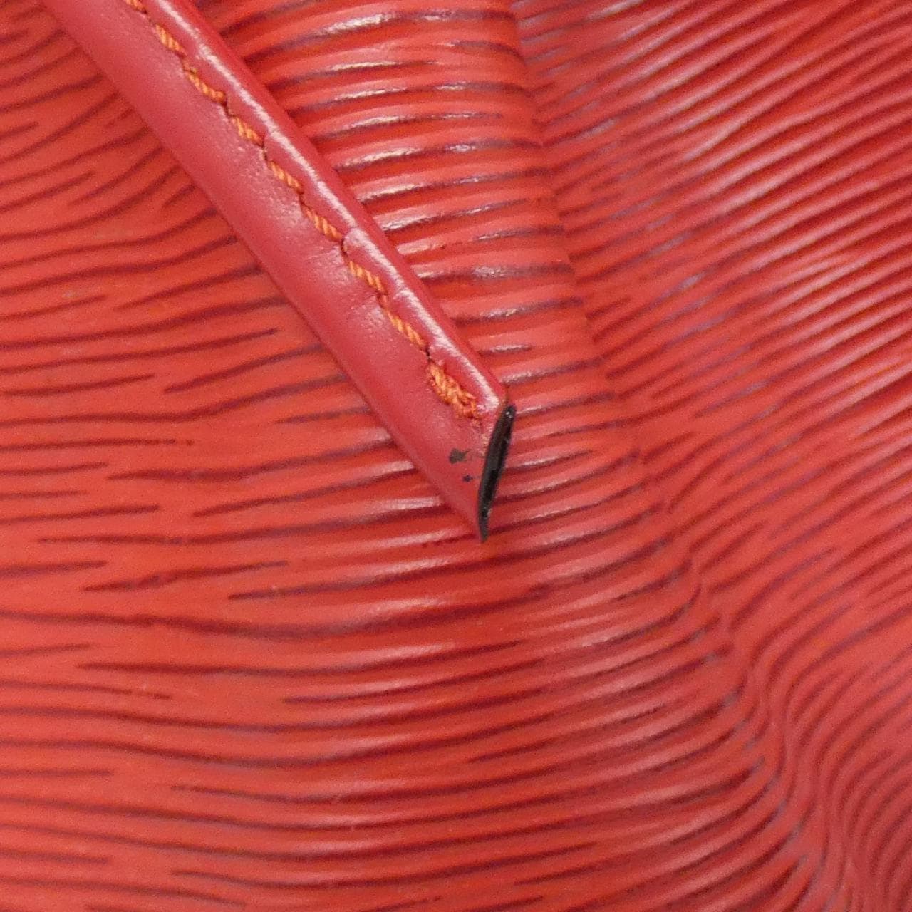 ルイヴィトン エピ プチ ノエ M44107 ショルダーバッグ