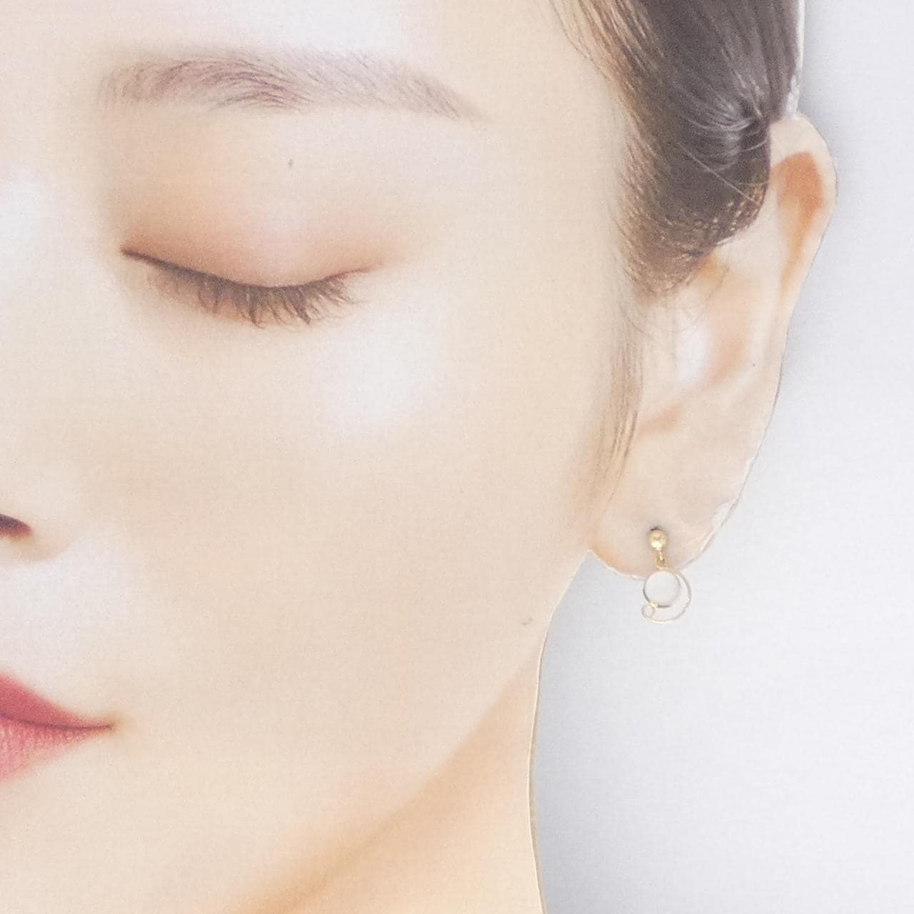 K18YG Moonstone earrings