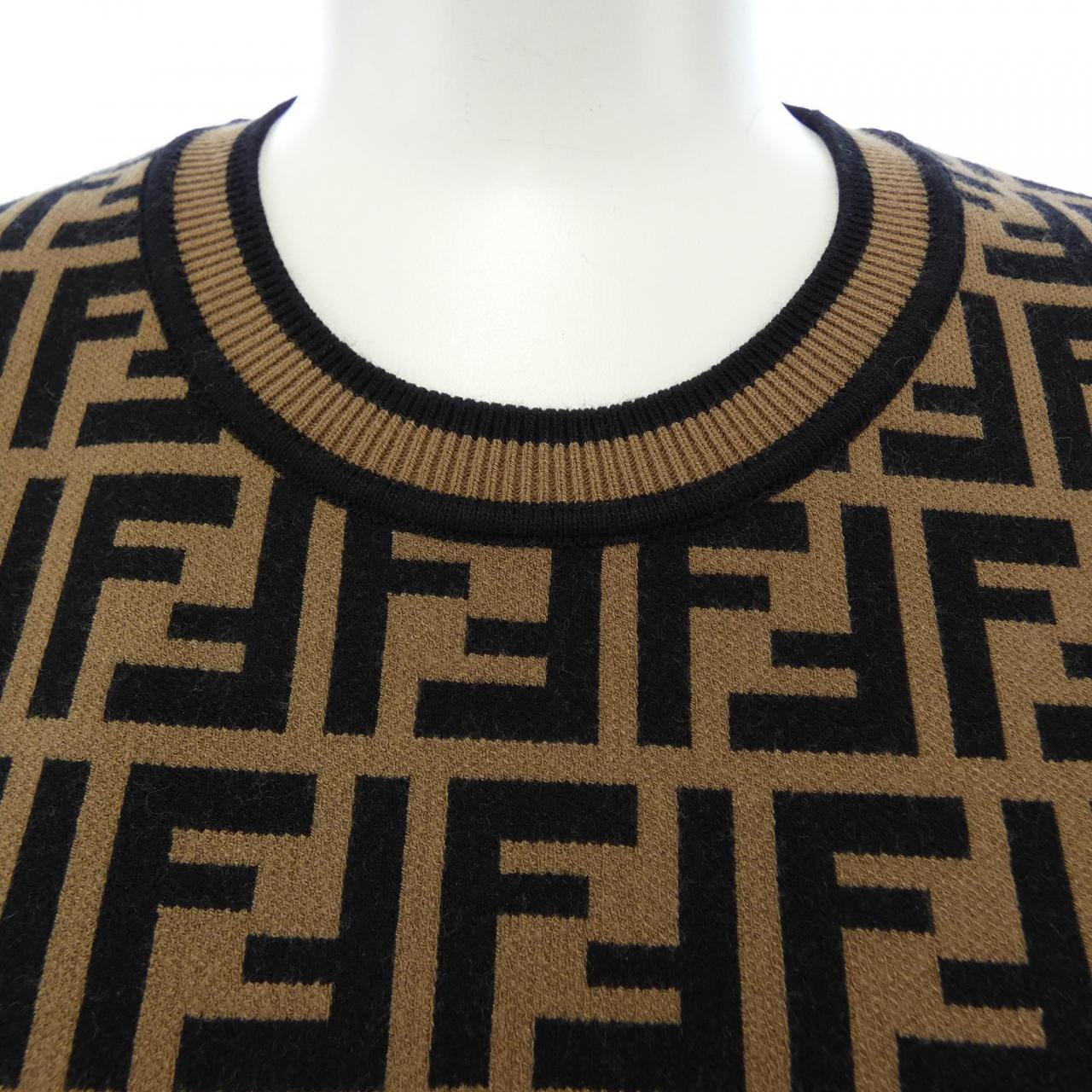 フェンディ FENDI FZY718 A5QL ニット