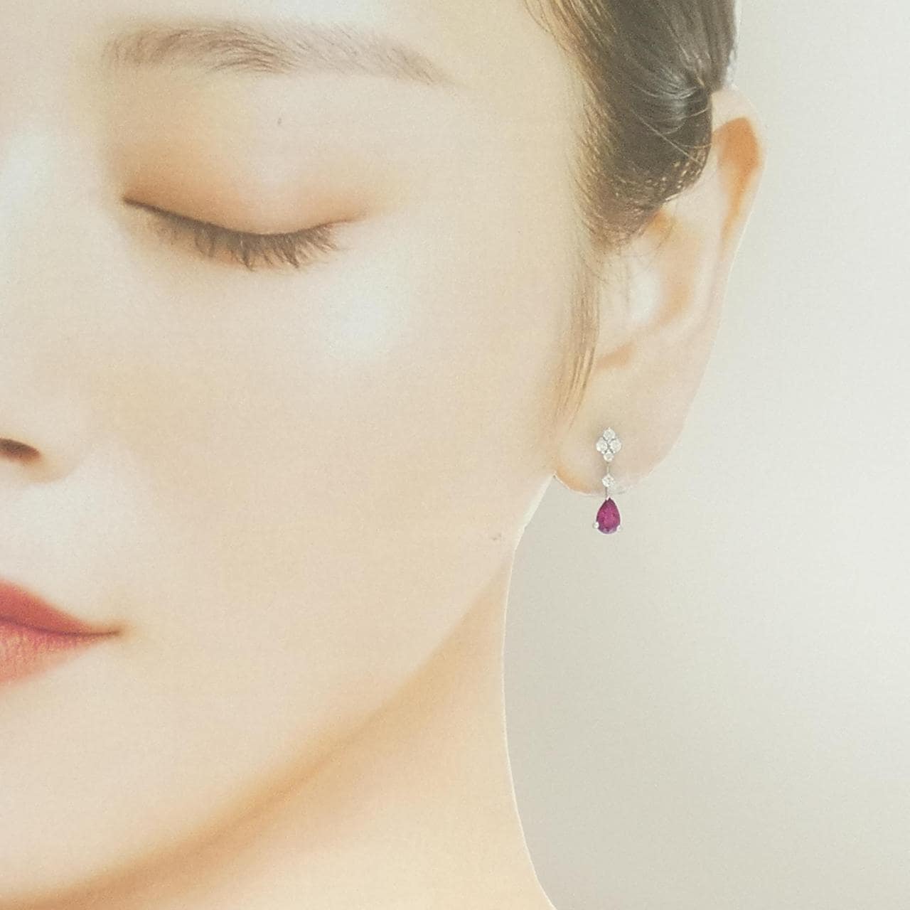 750WG ルビー ピアス