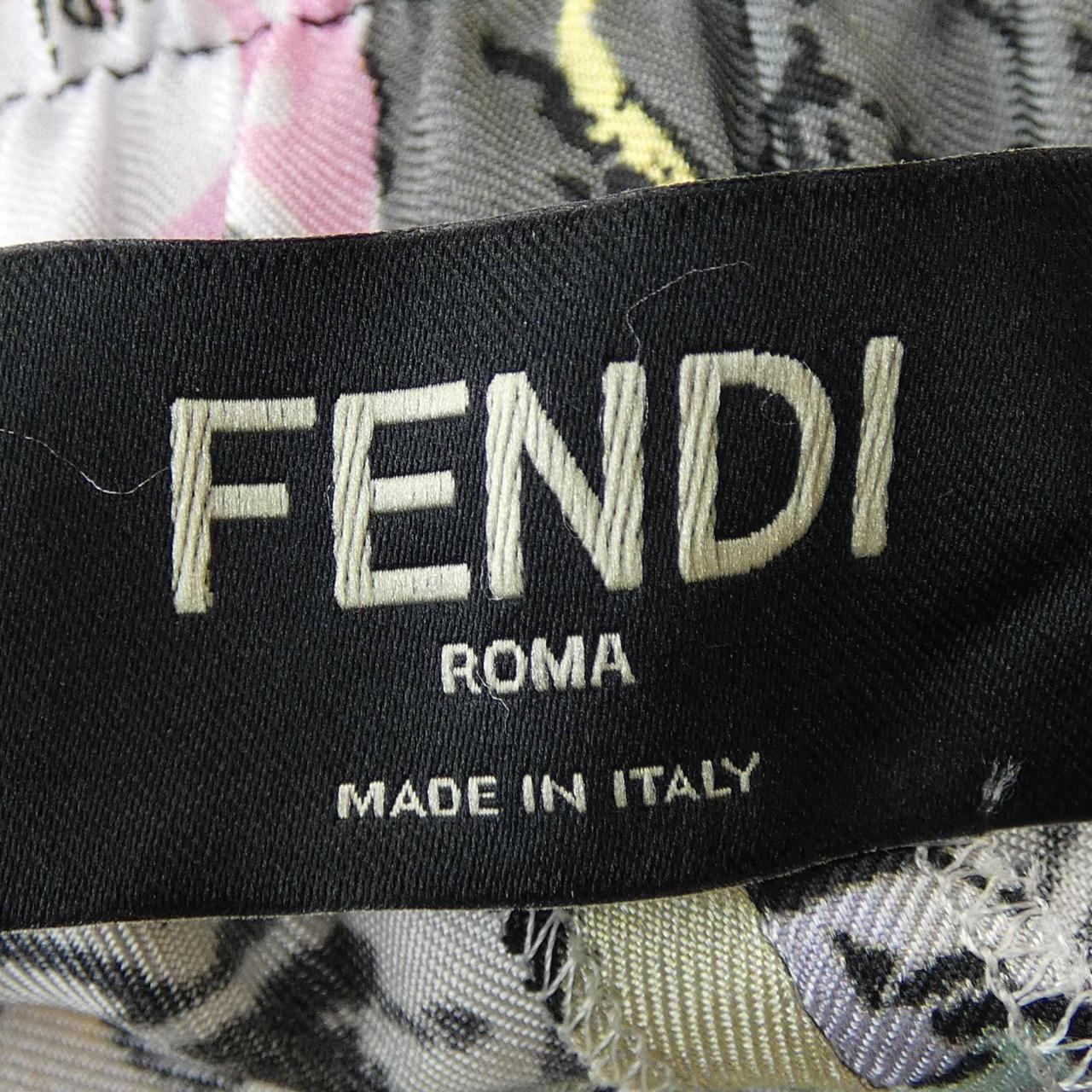 フェンディ FENDI パンツ