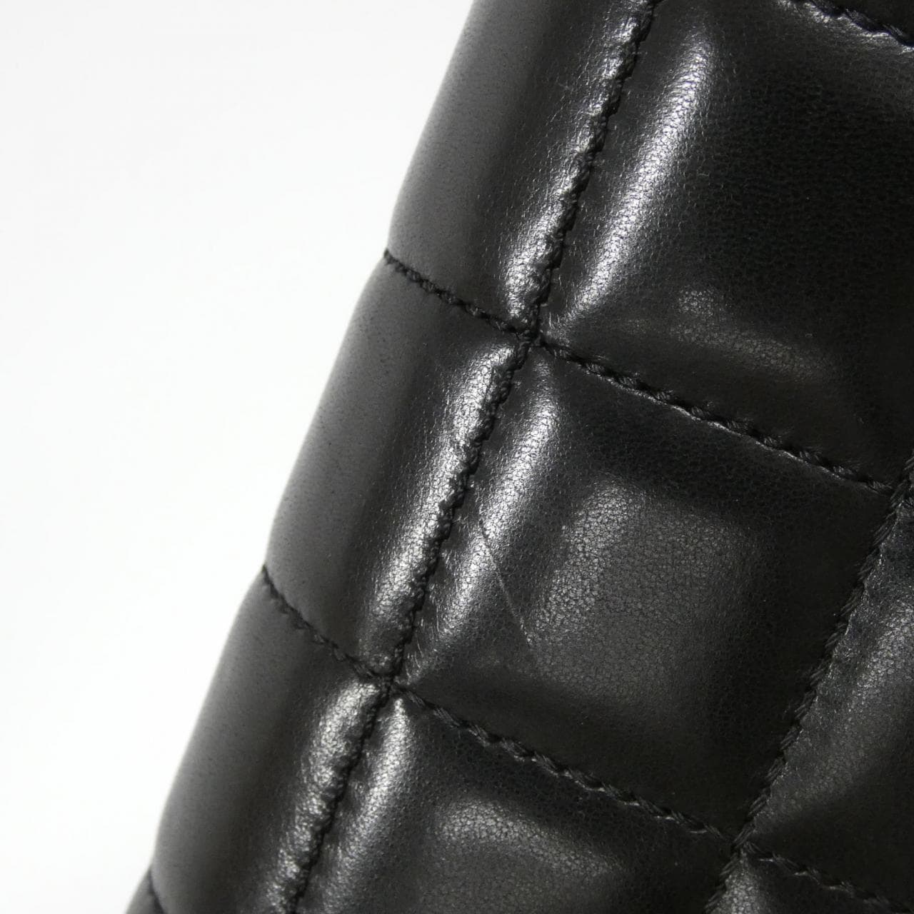 シャネル チョコバー ライン バッグ