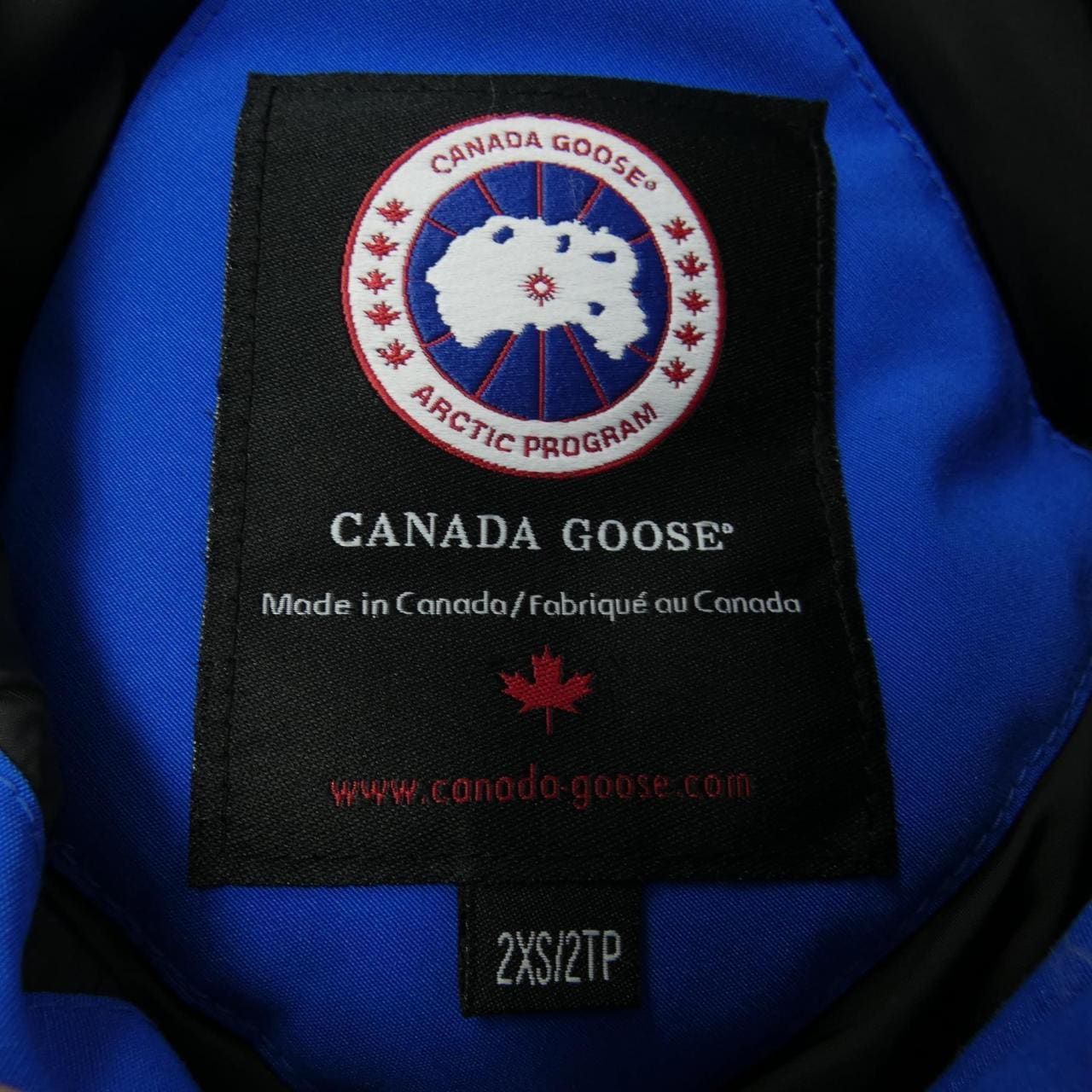 加拿大鹅CANADA GOOSE羽绒大衣