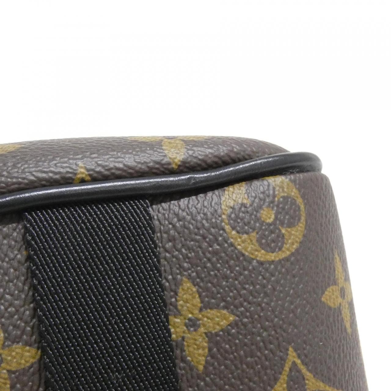 ルイヴィトン モノグラム マカサー LV トレイル メッセンジャー M46972 ショルダーバッグ