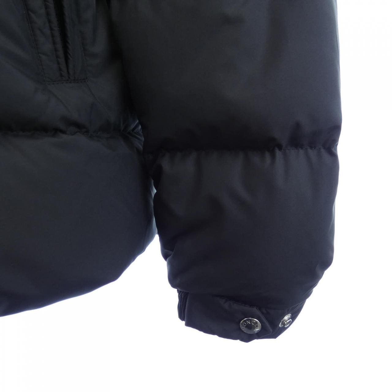 モンクレール MONCLER ダウンジャケット