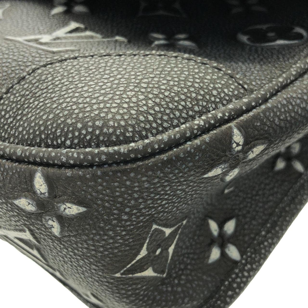 ルイヴィトン アーチー メッセンジャー M21358 ショルダーバッグ