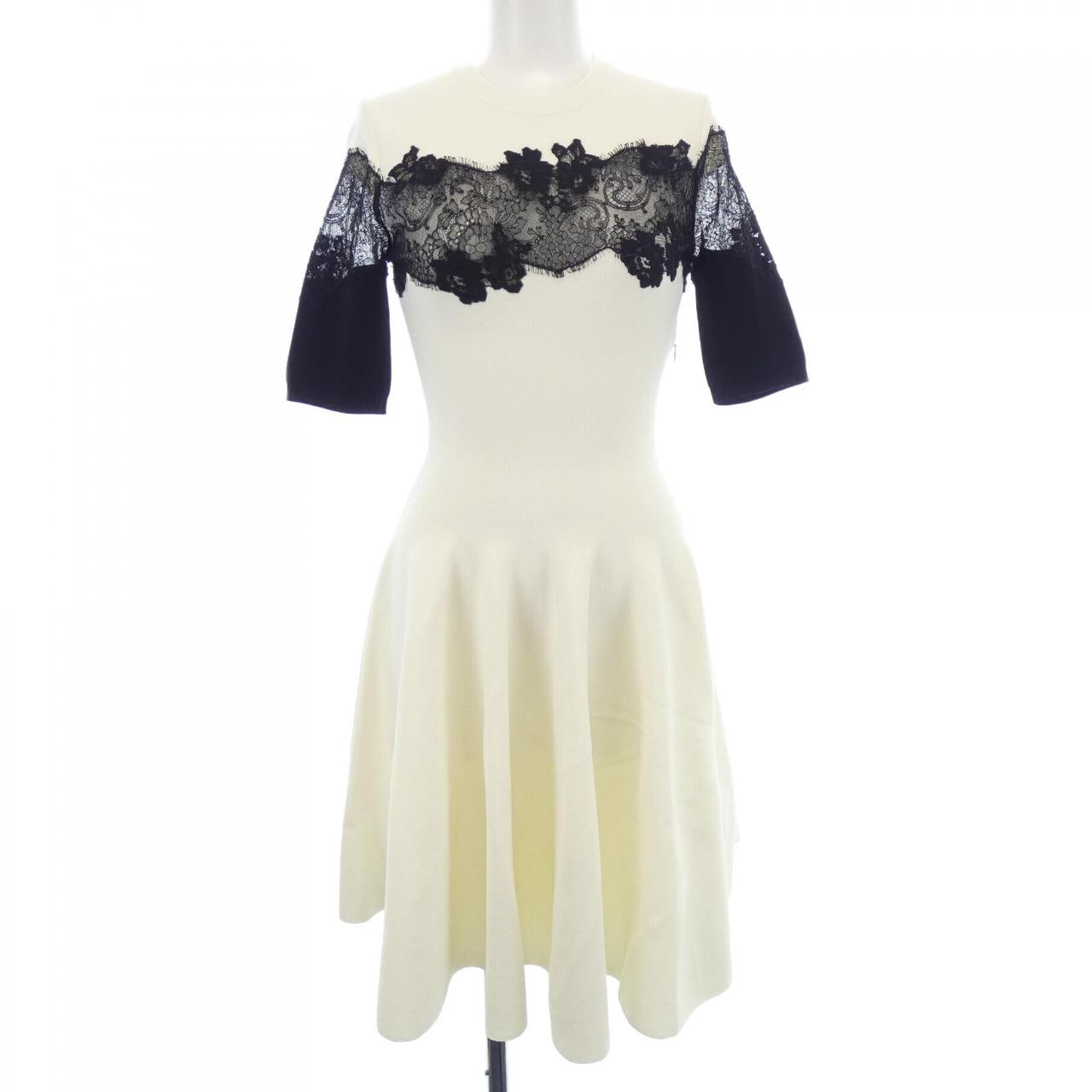 ヴァレンティノ VALENTINO ワンピース