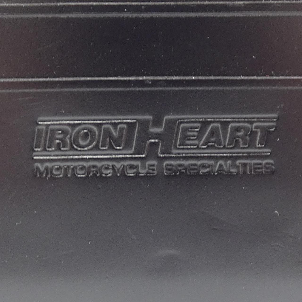 IRON HEART CARD CASE