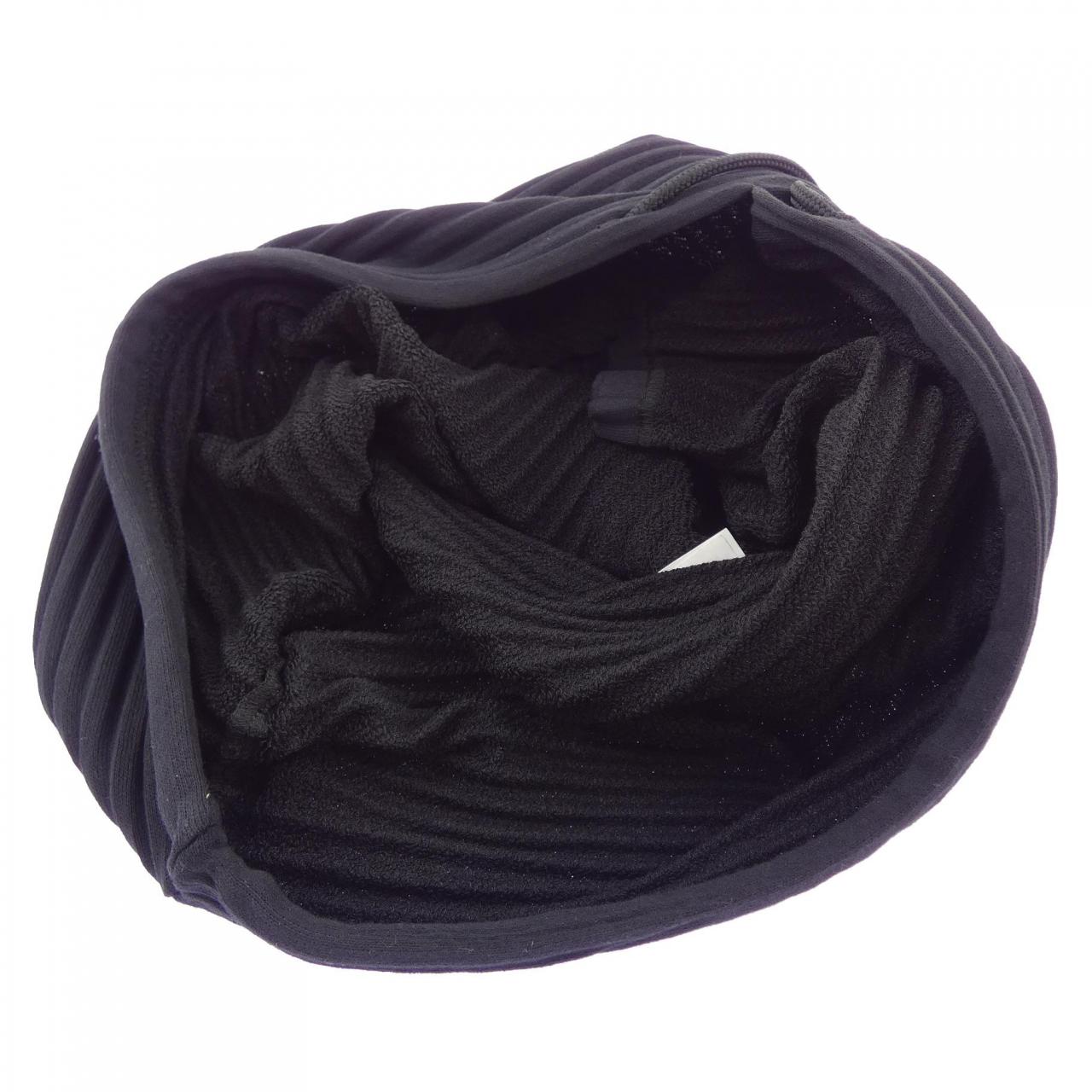 ミーイッセイミヤケ me ISSEY MIYAKE MI33AD701 フード