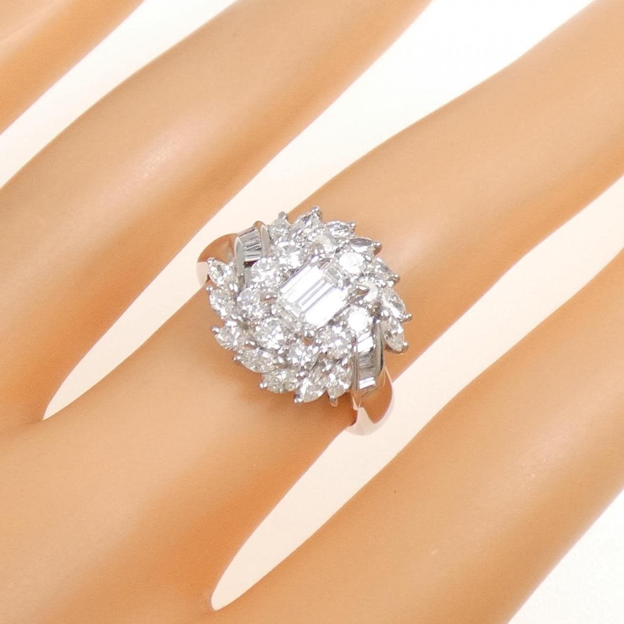 PT900 ダイヤモンド リング 0.534CT F VS1 エメラルドカット