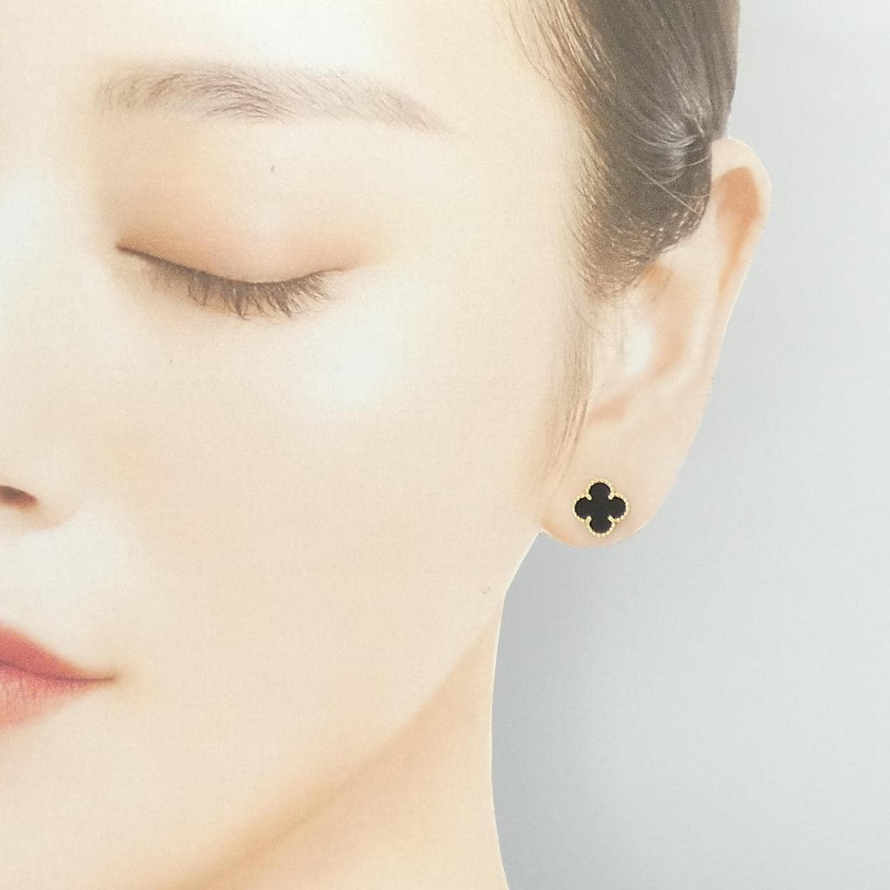 ヴァンクリーフ&アーペル スウィートアルハンブラ ピアス