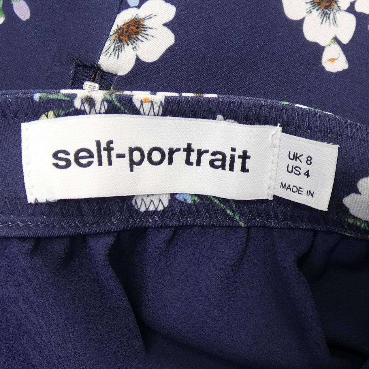 セルフポートレイト self-portrait スカート