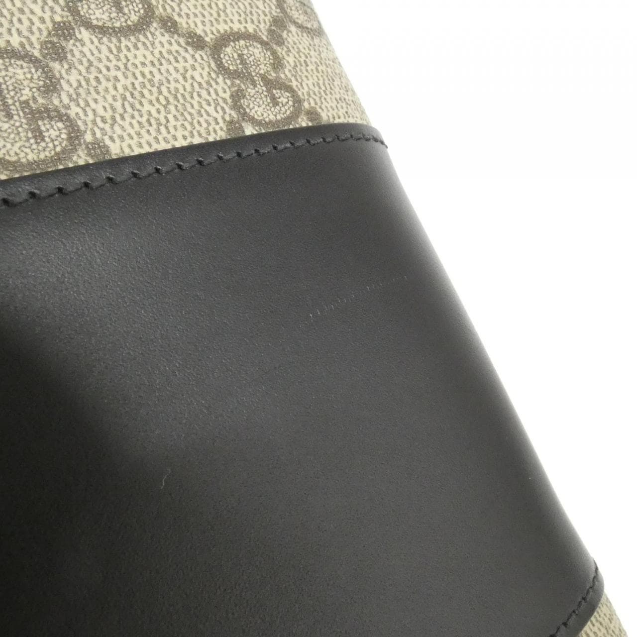 グッチ 779879 KGDHN 財布