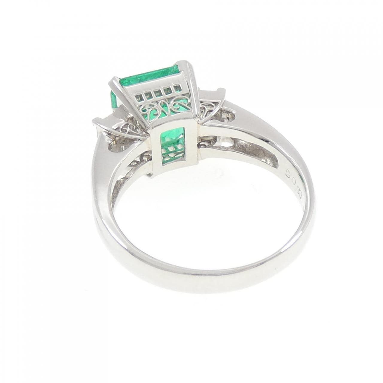 PT900 エメラルド リング 2.63CT