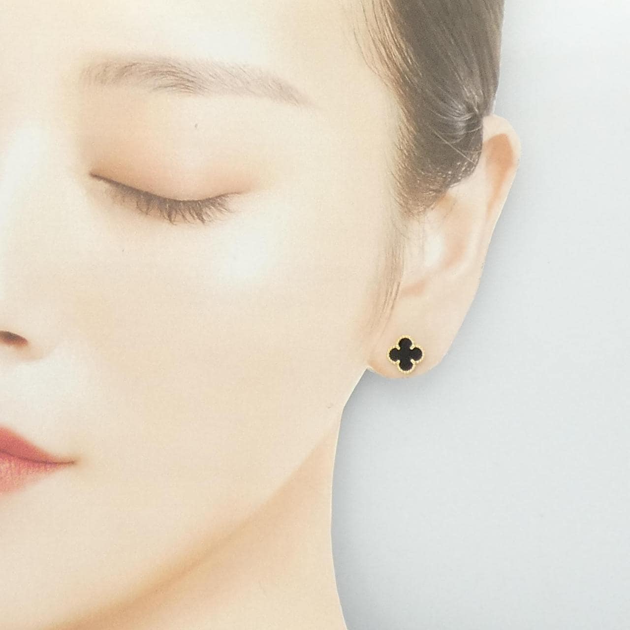 ヴァンクリーフ&アーペル スウィートアルハンブラ ピアス