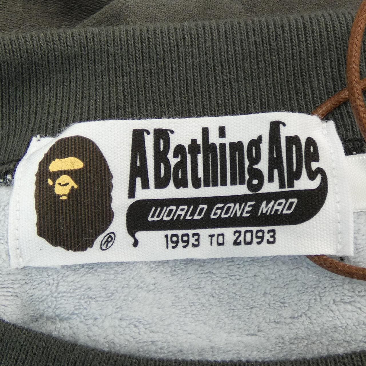 輕便型A BATHING APE運動衫