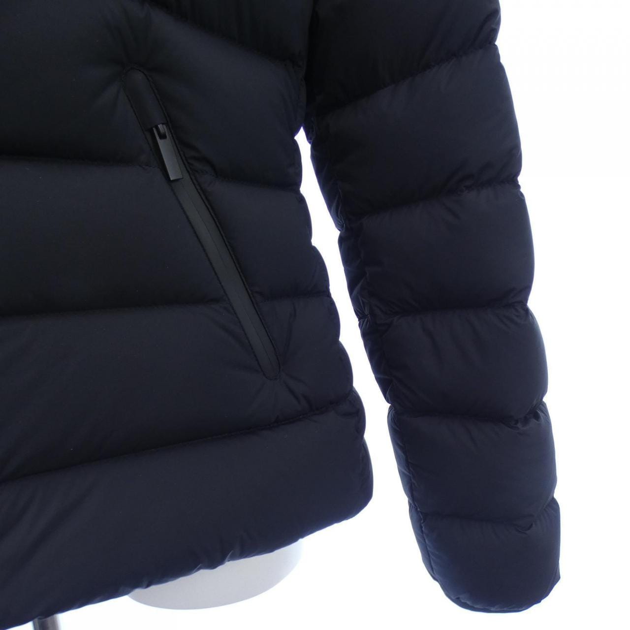モンクレール MONCLER ダウンジャケット