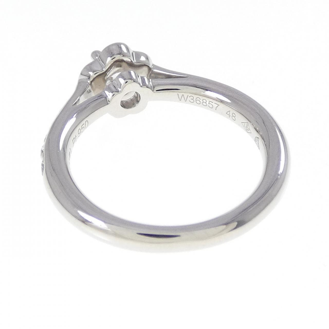 シャネル カメリア リング 0.25CT F VVS1 EXT