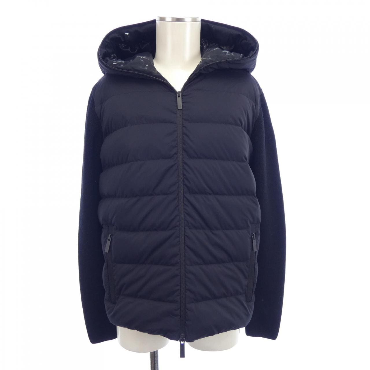 モンクレール MONCLER ダウンジャケット
