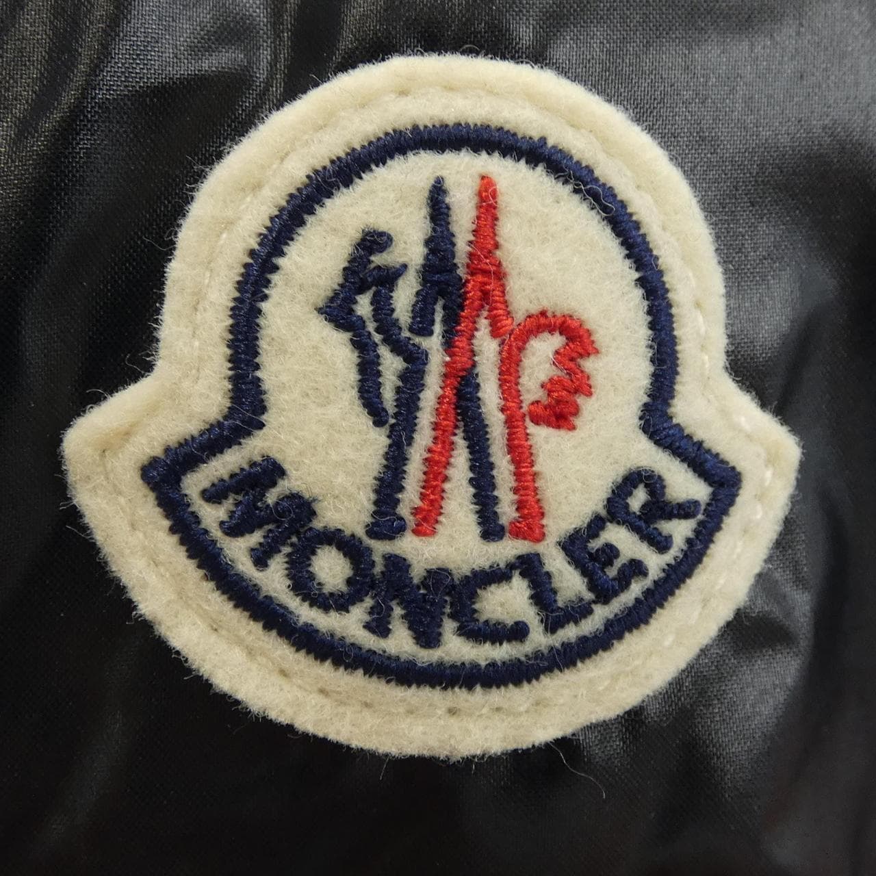 モンクレール MONCLER ダウンジャケット