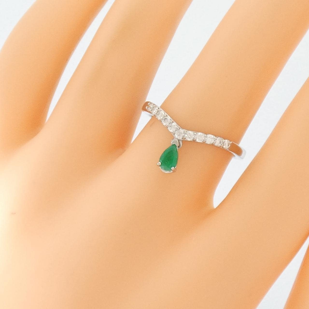 PT950 エメラルド リング 0.20CT