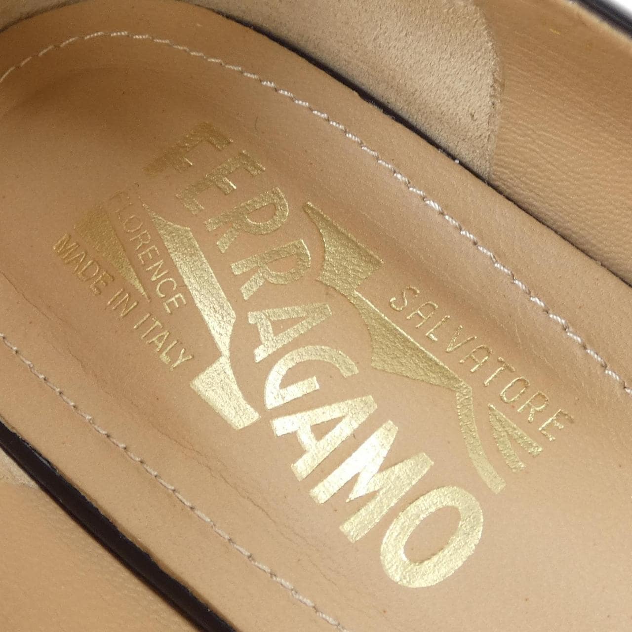フェラガモ FERRAGAMO パンプス